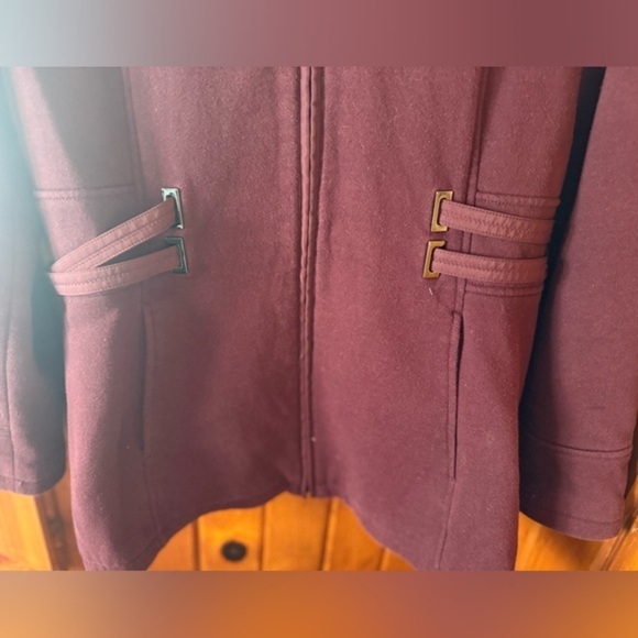 D.E.T.A.I.L.S. INT  Hooded Burgundy Colored Coat size M‎ - Picture 4 of 4